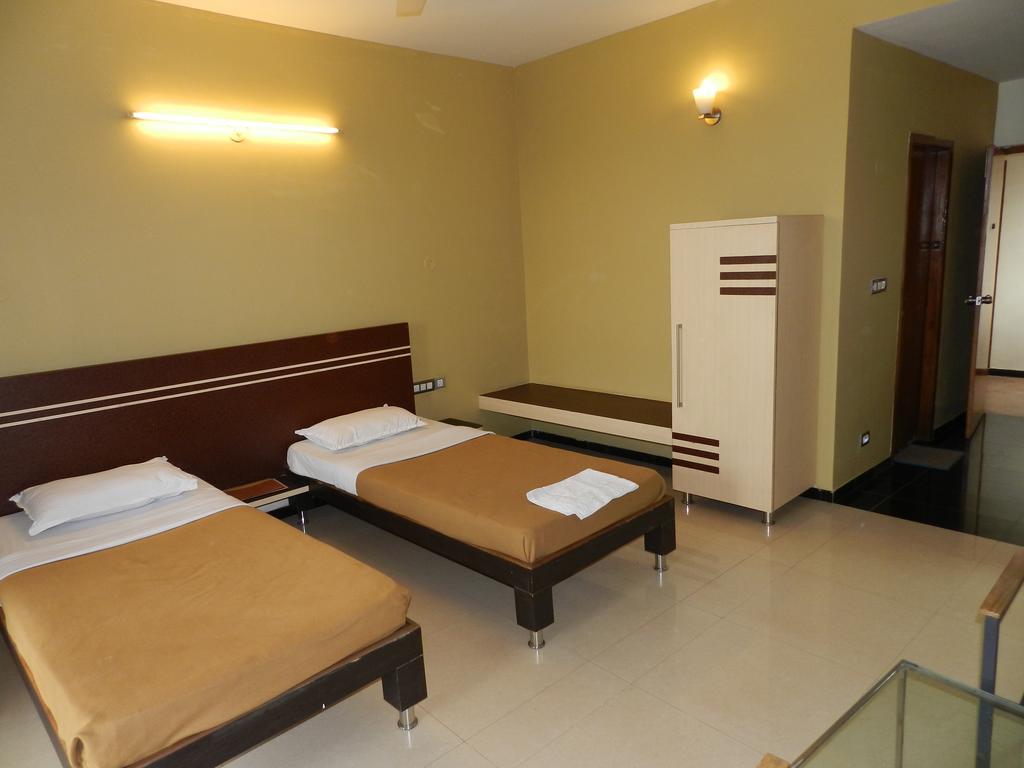 Hotel Rock Regency Toranagallu Luaran gambar