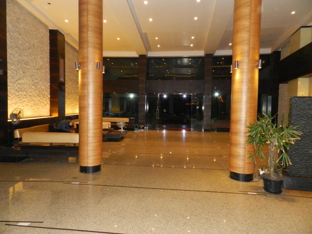 Hotel Rock Regency Toranagallu Luaran gambar