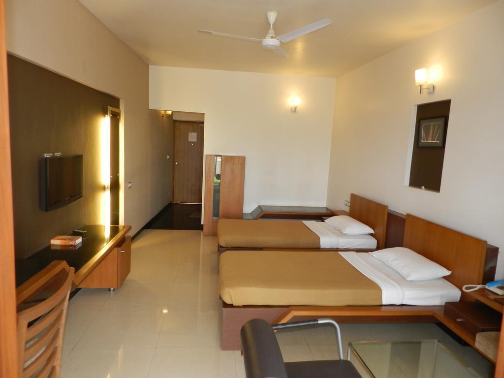 Hotel Rock Regency Toranagallu Luaran gambar