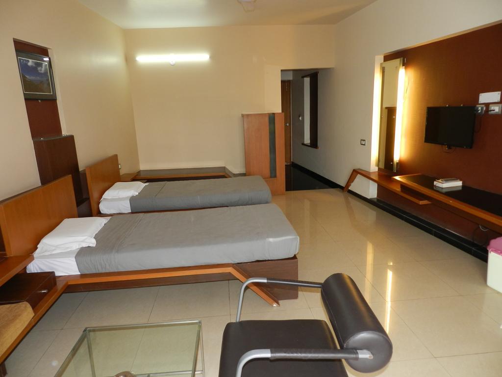Hotel Rock Regency Toranagallu Luaran gambar